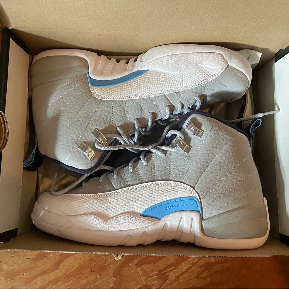 Nike Air Jordan 12 Retro Sneaker 6.5Y Grey University Blue